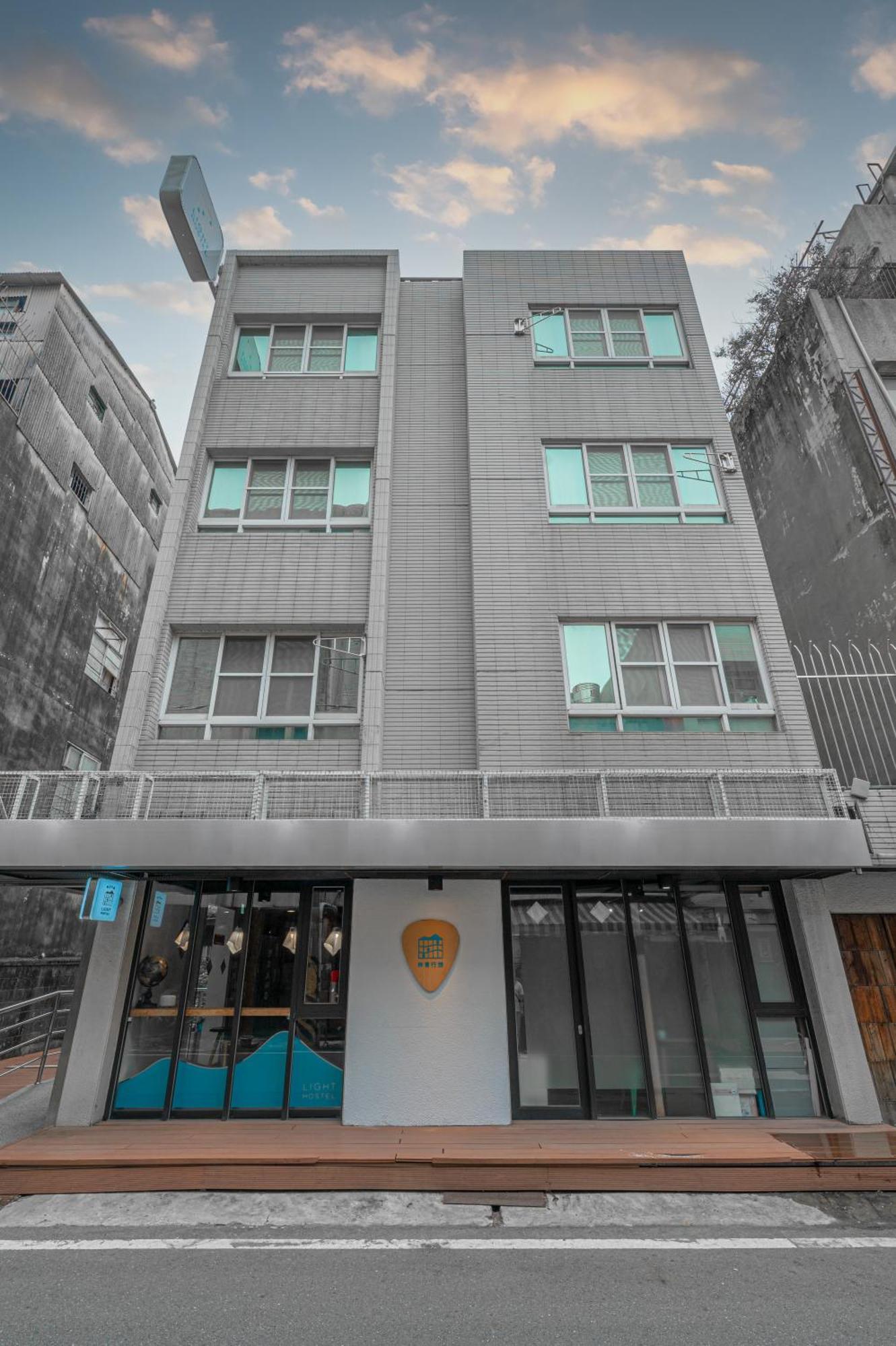 Light Hostel Chiayi City Exterior photo