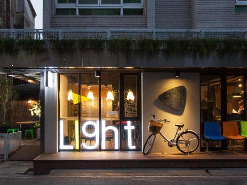 Light Hostel Chiayi City Exterior photo